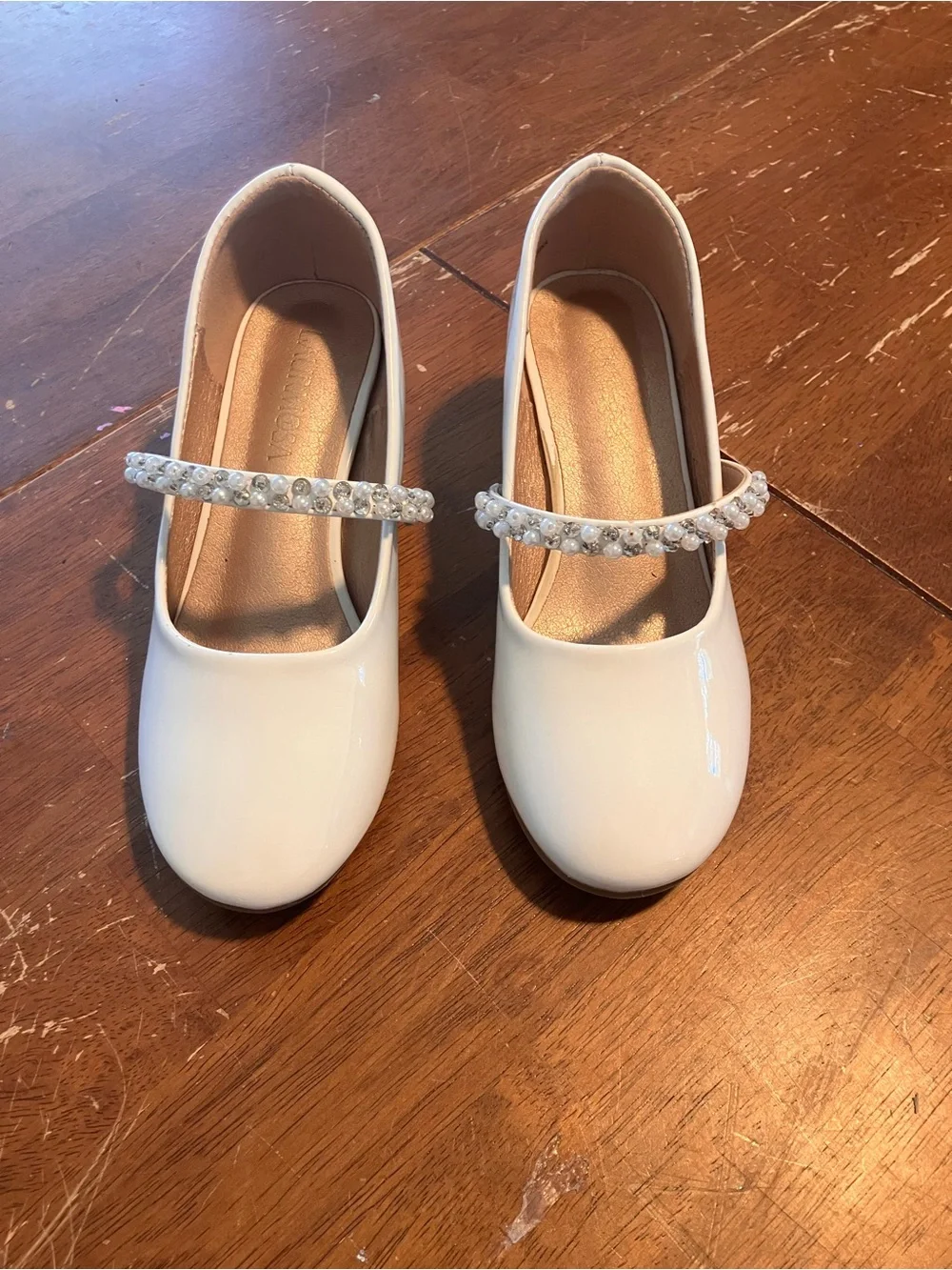 Girls White Pearl Strap Mary Jane Dress Shoes